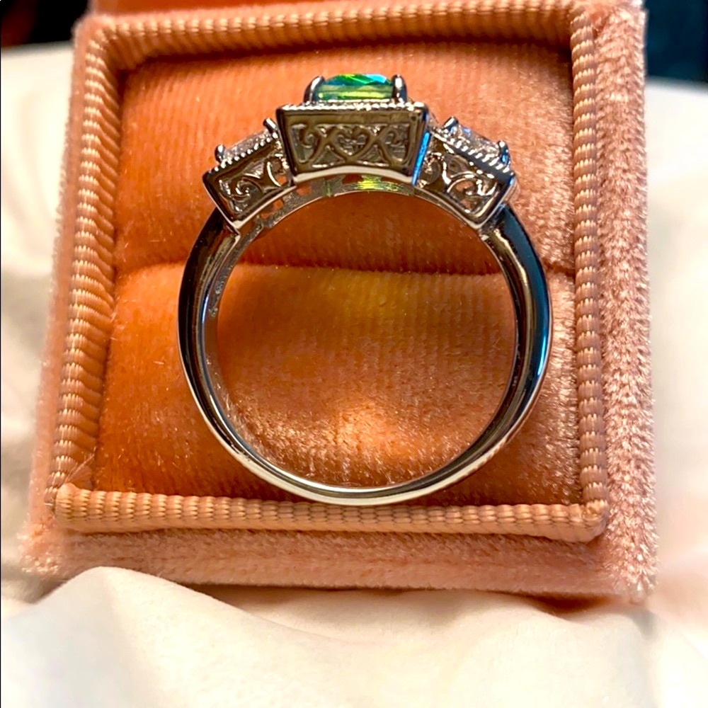 Ring Light Green Emerald Setting - image 2